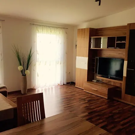 Das Ferienhaus アパート Attersee